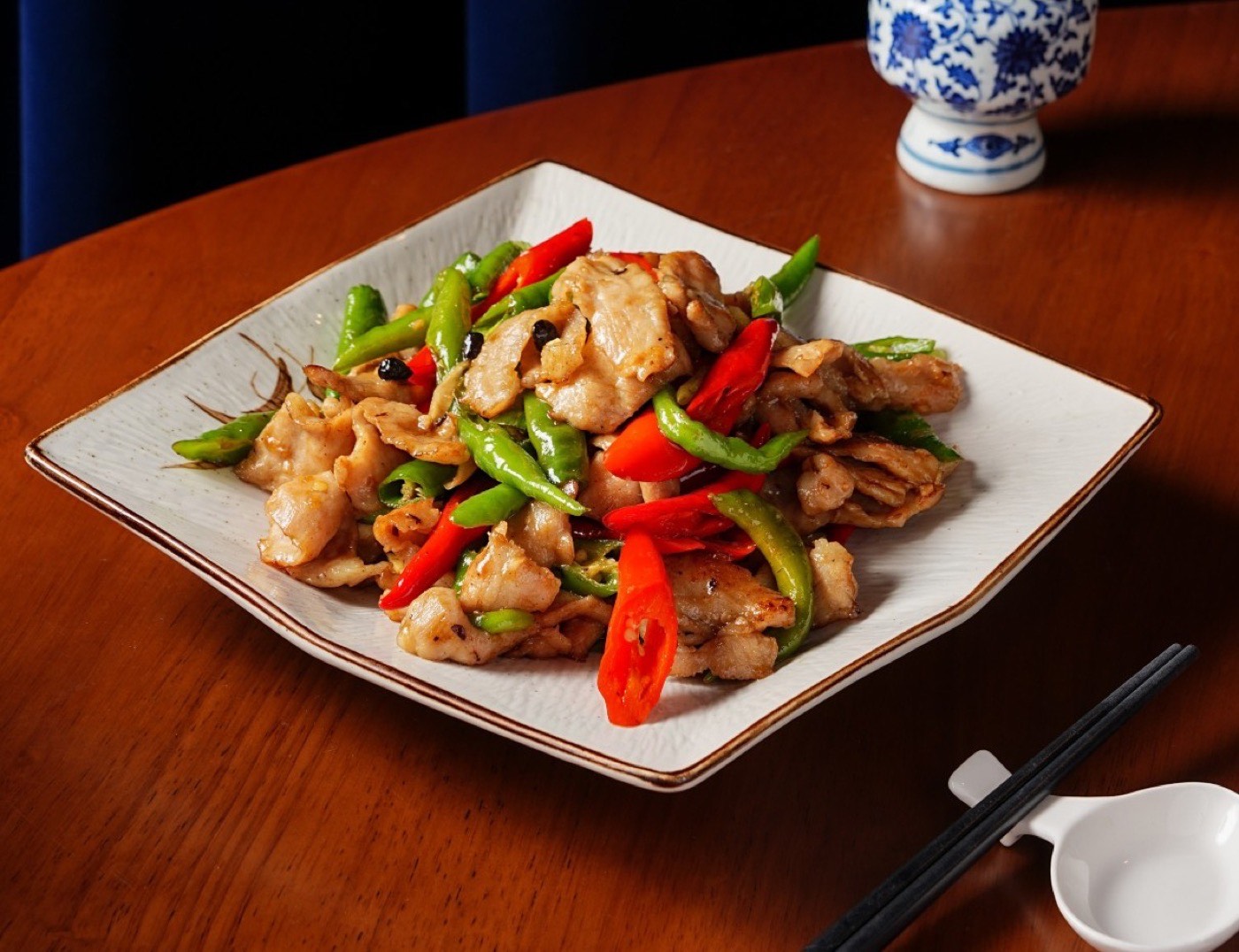 招牌料理：糯米椒松阪豬